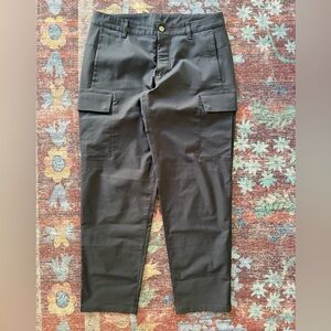 Lululemon men’s cargo pants 33